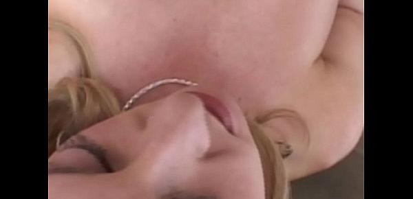 Geile Milf macht es sich selbst